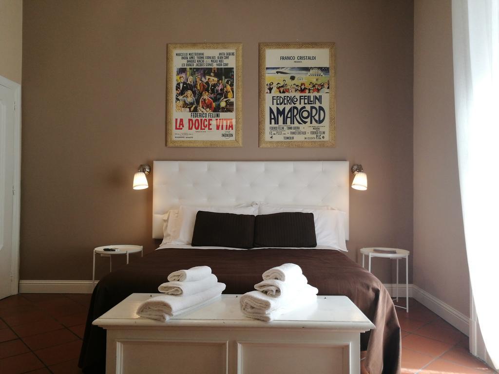 Bed Morelli 49 , Chiaia Naples Luaran gambar