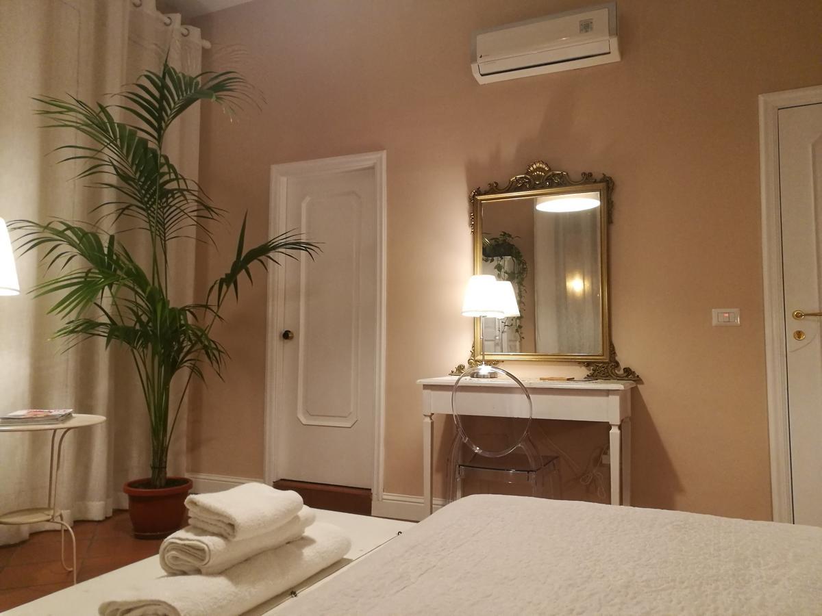 Bed Morelli 49 , Chiaia Naples Luaran gambar
