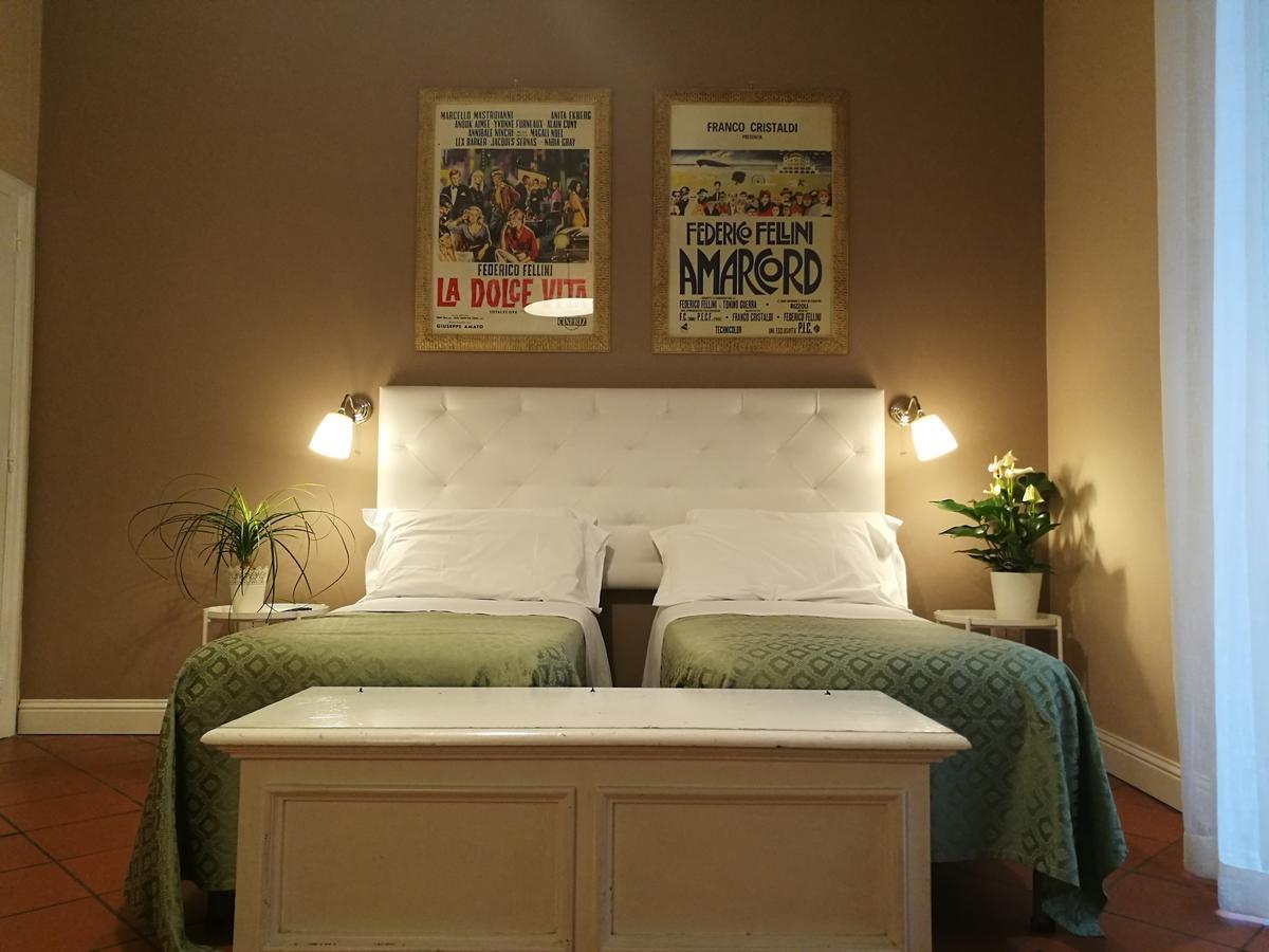 Bed Morelli 49 , Chiaia Naples Luaran gambar